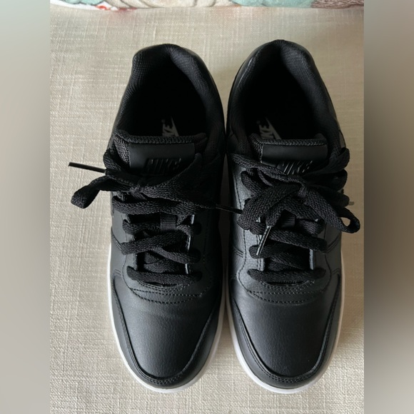 Women’s Nike Ebernon Shoes - Picture 4 of 6